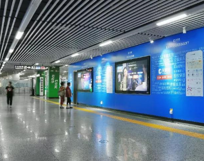 地鐵站不同區(qū)域?qū)κ覂?nèi)全彩led顯示屏要求有哪些？